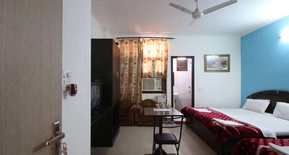 Hotel Monarch, New Delhi 5